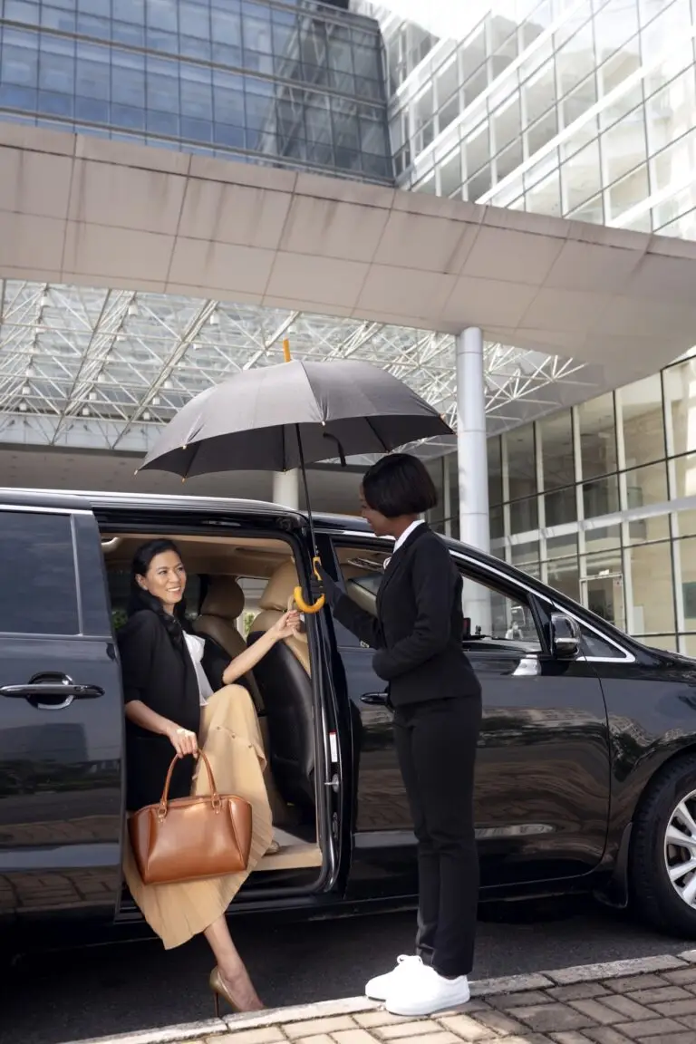 Top Benefits of Booking an Airport Transfer in Advance